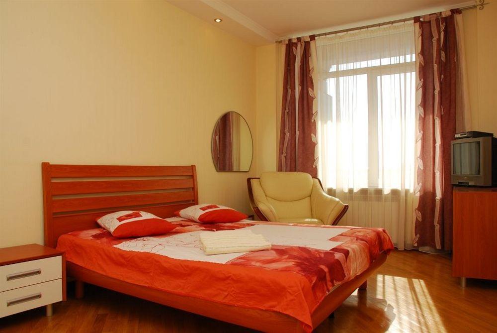 Pecherskie Lipki Hotel Kijów Zewnętrze zdjęcie