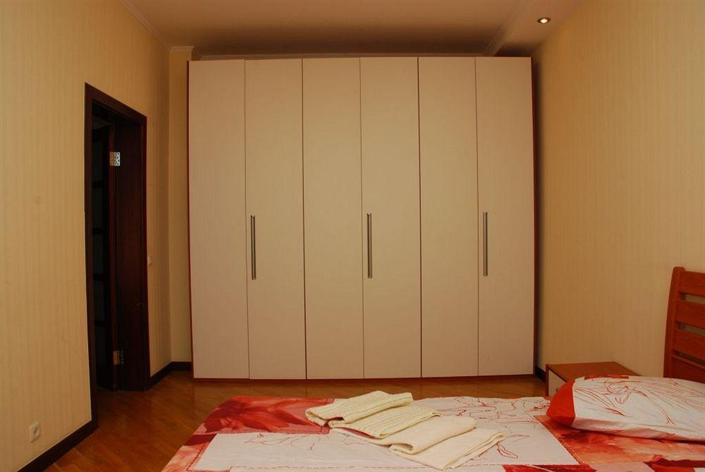 Pecherskie Lipki Hotel Kijów Zewnętrze zdjęcie