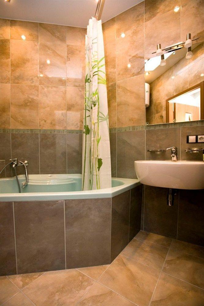 Pecherskie Lipki Hotel Kijów Zewnętrze zdjęcie