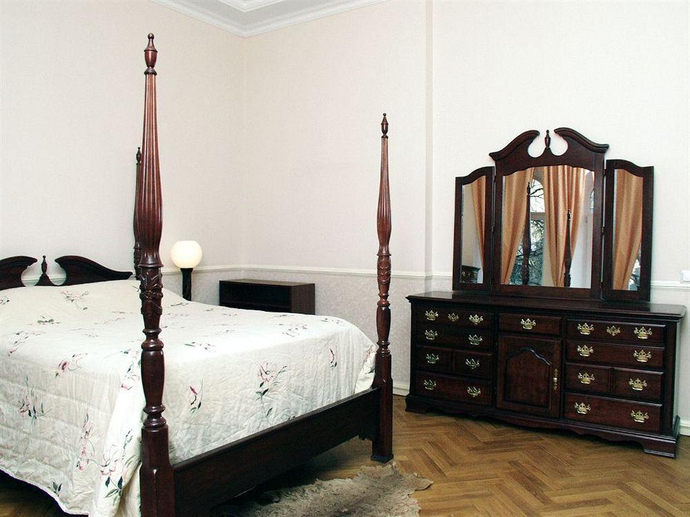 Pecherskie Lipki Hotel Kijów Zewnętrze zdjęcie