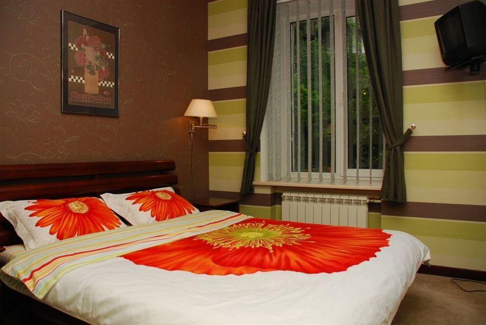 Pecherskie Lipki Hotel Kijów Zewnętrze zdjęcie